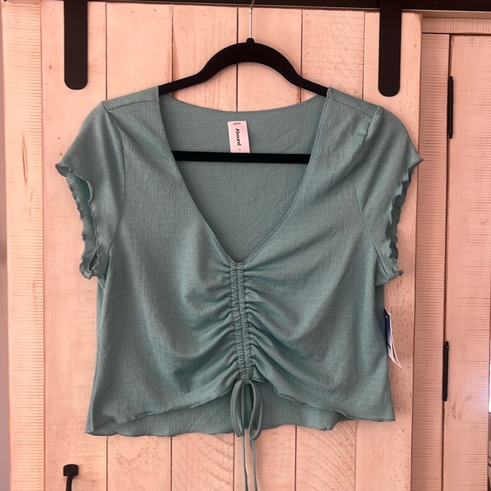 Abound Cropped shirt